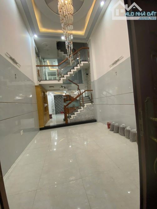NHÀ PHỐ ĐỒNG BỘ – XE HƠI NGỦ TRONG NHÀ – 4 LẦU – CHỈ 7,9 TỶ - 7
