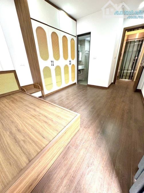 ( NHÀ 6 TẦNG – CÓ THANG MÁY – GÍA CHỈ 7,6 tỷ ) đường Thụy Khuê quận Tây Hồ - Sỏ đỏ đẹp. - 7