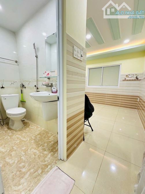 [PHÚ NHUẬN] 70M2 - 3 TẦNG - HẺM XE HƠI - HOÀNG HOA THÁM - CHỈ HƠN 8 TỶ - 7