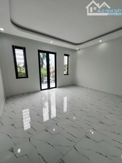 NHÀ 3 TẦNG GẦN KIẾN AN Ngõ ô tô đỗ cửa cách mặt trục 20 - 30m, duy nhất 1 ngoặt tại Kiều T - 8