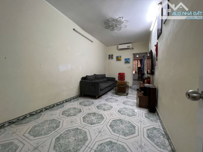 Tập thể Hồng Mai, 90m, 3ngủ, Ô tô tránh, Hai thoáng, Sổ đỏ rộng 53m, Giá cực tốt, Hiếm!!!! - 8