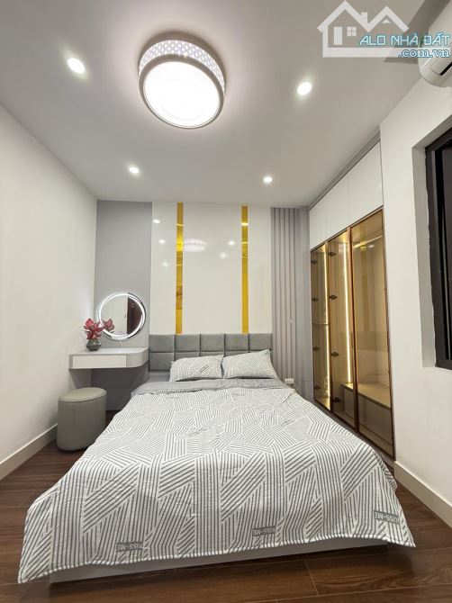 LƯƠNG SỬ C-ĐỐNG ĐA-4 TẦNG-40M2-NHÀ ĐẸP Ở NGAY-NGÕ THOÁNG-GẦN Ô TÔ TRÁNH-9.45 TỶ - 8