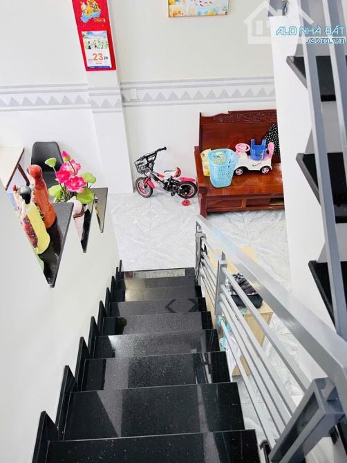 BÁN NHÀ ĐẸP 3 TẦNG 67M2 HẺM 135 TÂN HÒA ĐÔNG PHƯỜNG 14 QUẬN 6 CHỈ 6,3 TỶ TL - 8