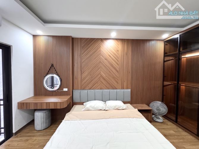 Bán nhà Ngã Tư Phạm Ngọc Thạch - Đông Tác, xây mới 5 tầng thang máy, chào 10 tỷ 3 - 8