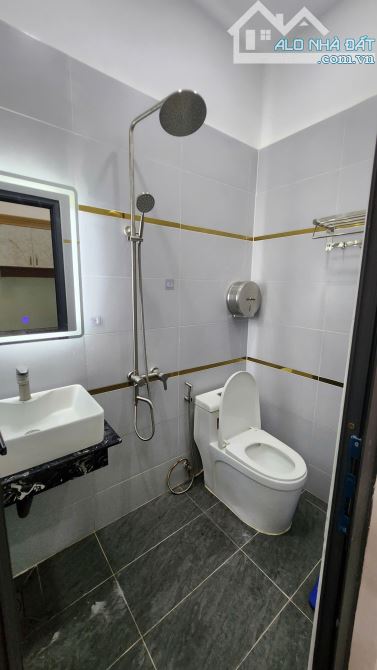 Nhà mới xây GIÁ 2T3 -Tỉnh Lộ 10 sát chợ Bà Hom, cách Nhi Đồng TP 12