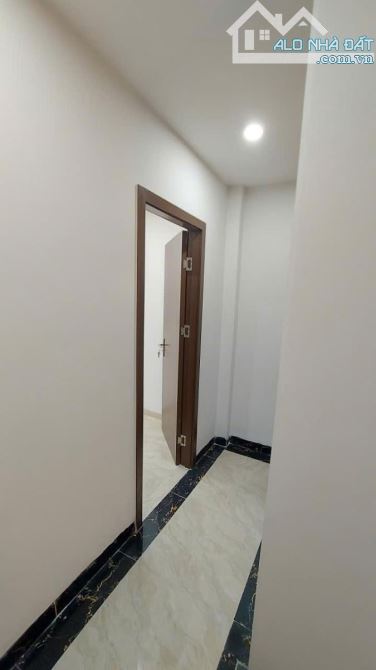 Bán nhà mới phân lô, ở ngay- ngõ Chợ Khâm Thiên 30m2 x5T 8.6tỷ - 9