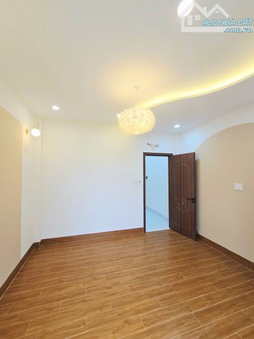 Chính Chủ Bán Nhà Đẹp 52m2 - 3 Tầng Mới 100% - Hẻm Xe Hơi 6m - Thủ Đức (Q9 cũ) - 9