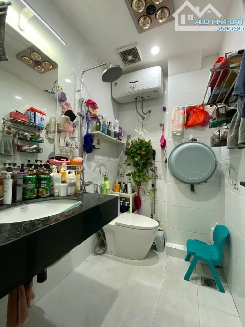 Bán nhà Lê Thanh Nghị 35m2, 6T, mt 3.5m mặt ngõ, 2 thoáng, 10m ra phố. Giá 12.5 tỷ