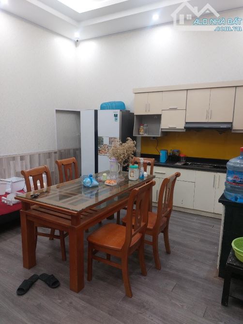 BÁN NHÀ 3 TẦNG- ĐỦ CÔNG NĂNG- GẦN PHỐ- SỔ ĐỎ CHÍNH CHỦ- GIAO DỊCH NGAY - 9