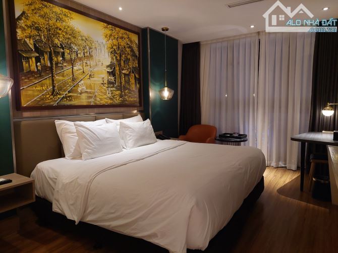 Bán khách sạn MP Nguyễn Trường Tộ 180m2 x16 tầng MT 7.5m, Giá 165 tỷ - doanh thu 35 tỷ/năm