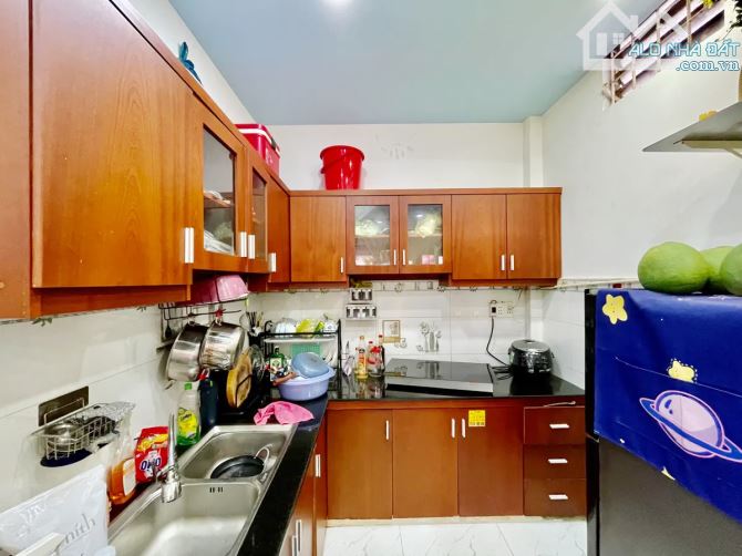 BÁN NHÀ  LÔ GÓC 2 MẶT ĐƯỜNG NGUYỄN SỸ SÁCH, QUẬN TÂN BÌNH, SHR, NHỈNH 3 TỶ