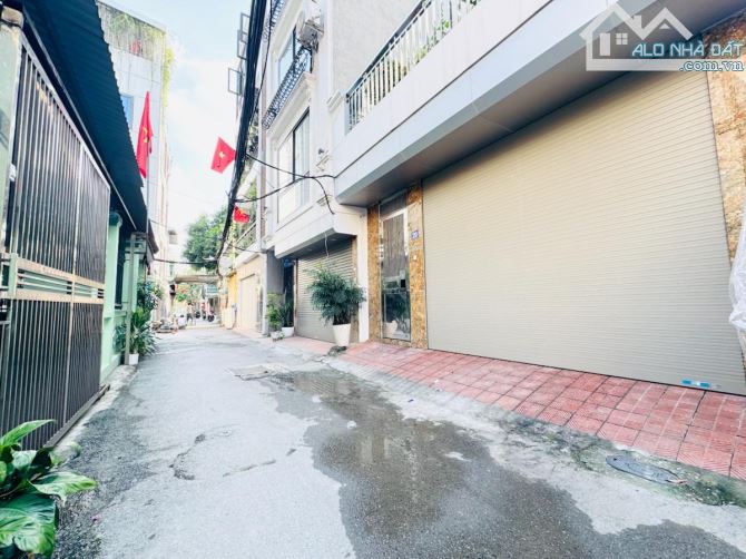 Bán Nhà Xây Mới Tây Hồ 40m2 5 Tầng Ô Tô Đỗ Cửa Tặng Full Nội Thất Cạnh Khu Đô Thị Ciputra