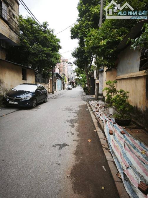 Bán đất tặng nhà 3 tầng - Tổ 11 thị trấn Đông Anh 61m -5,8 tỷ
