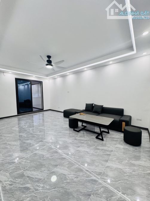 TẬP THỂ – 3 NGỦ – 2 WC – NHÀ ĐẸP Ở LUÔN – Ô TÔ ĐỖ – 48m² (thực tế 80m²) – GIÁ 4.2 TỶ