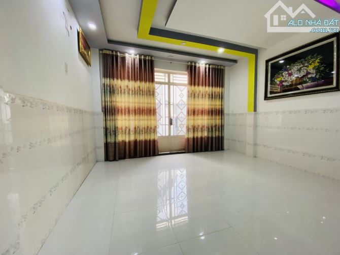 BẾN BÌNH ĐÔNG Q8 - 4.1X11M - 2 TẦNG - CHỈ 3.95 TỶ - HẺM BA GÁC