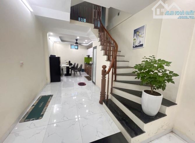 Sát Trần Đại Nghĩa- Dân xây, ngõ 2.5m- 37m- Nhỉnh 7 tỷ