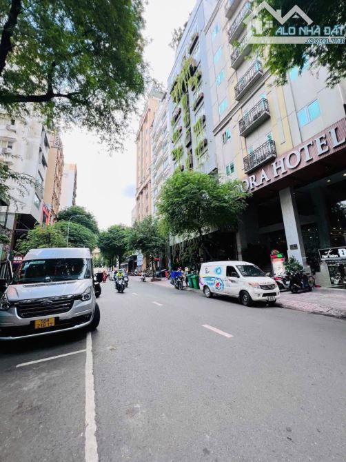 KHÁCH SẠN THỦ KHOA HUÂN, P. BẾN THÀNH, QUẬN 1