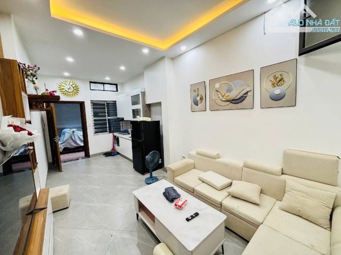 Bán căn hộ tầng một phố tôn Đức thắng tt đống đa đẹp thoáng sáng ô tô đỗ cửa nhà đẹp ở luô