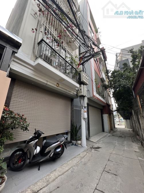 Bán căn 48m Bồ Đề , ô tô 7 chỗ vào nhà , dân xây kiên cố , ngõ thông chỉ hơn 11 tỷ