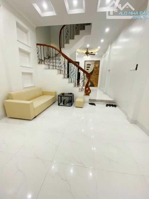 Bán nhà đẹp ở ngay Đường Láng 38m2 x5T  10.8tỷ