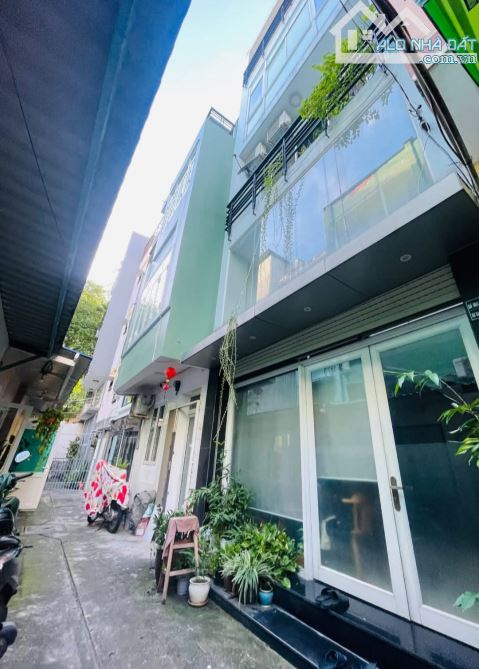Bán nhà Kỳ Đồng, P.9, Q.3,  DT: 4.5 X 8m, Năm tầng, giá 6 tỷ 5.