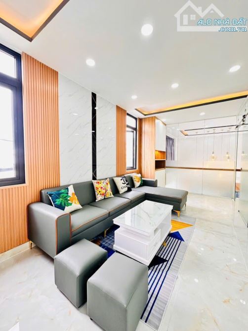 Cần bán gấp, 65m2, 2 tầng, 3pn, HXH, chỉ 5 tỷ 8, Lê Vân Thọ, Gò Vấp