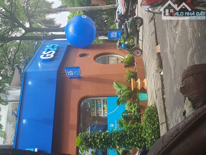 Nhà phố Nguyến Khuyến, ôtô đỗ cửa, gần ga Văn Quán, chỉ 8.33tỷ