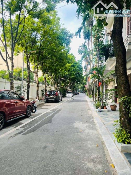 Bán nhà Phạm Tuấn Tài, dt55m, phân lô, ô tô tránh, kinh doanh.