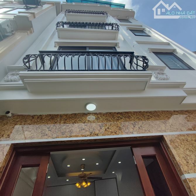 BÁN NHÀ ĐẸP CẦU GIẤY – 5 TẦNG – NỘI THẤT HIỆN ĐẠI – NGÕ RỘNG KD - TRÊN 7 Tỷ