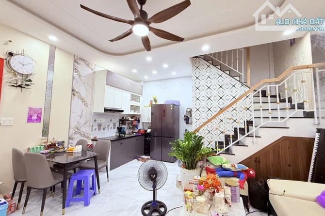 Bán nhà hẻm, Nguyễn Sỹ Sách, Tân Bình, 34 m² (5m x 7m), 2 phòng ngủ - Giá 4.5 tỷ TL
