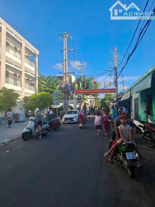 🔥BÁN LÔ GÓC 2 MẶT TIỀN- SÁT BẾN XE- 305M2- NGANG 26M- GẦN NGUYỄN HUY TƯỞNG- 12 TỶ1.