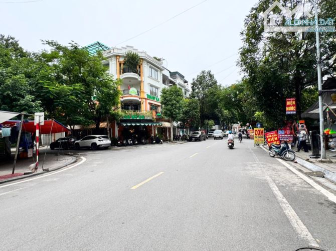 +CỰC HIẾM - SIÊU LÔ GÓC - MẶT CHỢ VĂN LA- MT13M- PHÂN LÔ-VỈA HÈ- KINH DOANH NGÀY ĐÊM.  Vị