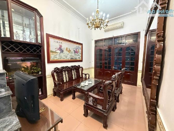 Bán nhà Triều Khúc ngõ ba gác gần ô tô dân xây chắc chắn hai thoáng 47m giá 9 .5 tỷ