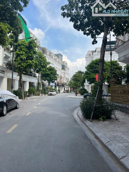 bán gấp đất dịch vụ vạn phúc hà đông dt50m2,mặt đường Nông Quốc Trấn ,giá siêu rẻ