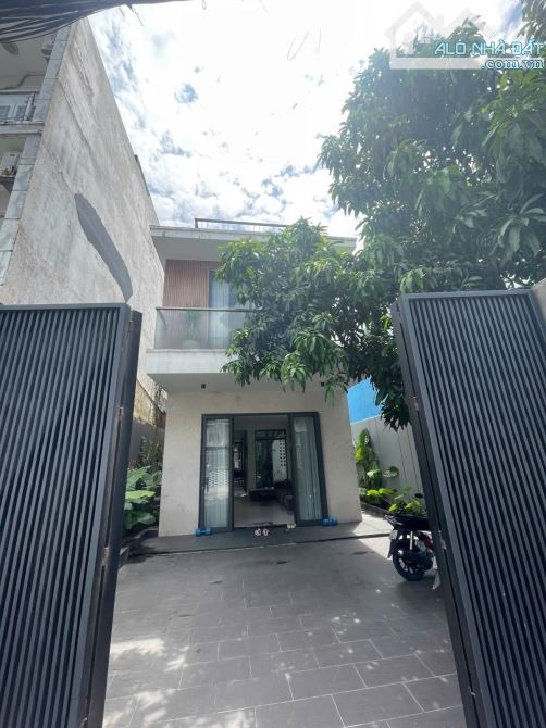 Villa Đà Lạt Ngay tại Q7 214m2 ngang gầ 8m nở hậu