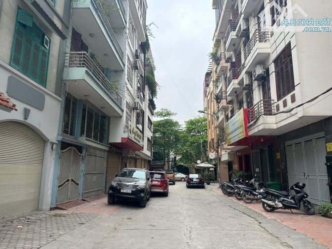 BÁN NHÀ NGUYỄN CHÍ THANH, 19.5 TỶ, 45M2, PHÂN LÔ, Ô TÔ TRÁNH, NGÕ THÔNG, NHÀ ĐẸP NT XỊN