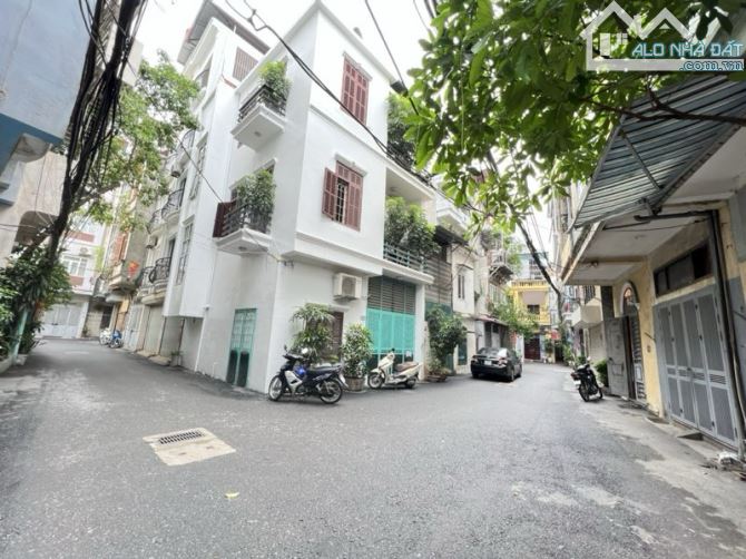 BÁN NHÀ PHỐ LÊ TRỌNG TẤN-NHÀ LÔ GÓC-3 THOÁNG-ÔTÔ TRÁNH-CÁCH PHỐ 20M.DTSD 60M NHỈNH 19 TỶ