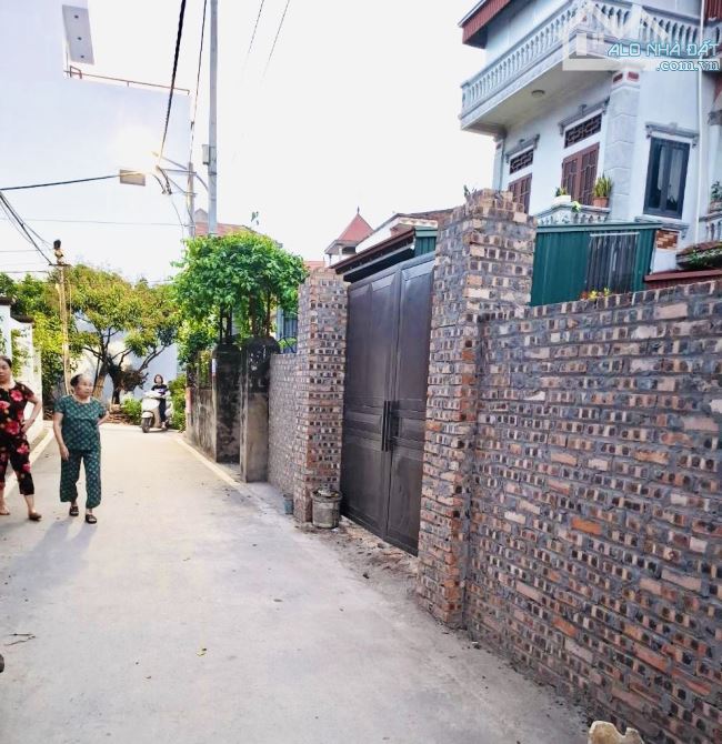 BÁN ĐẤT NGHĨA TRỤ-300M RA VIN OCEANPARK 2-3,NGÕ THÔNG-Ô TÔ VÀO-160m2-8m-7,65 tỷ