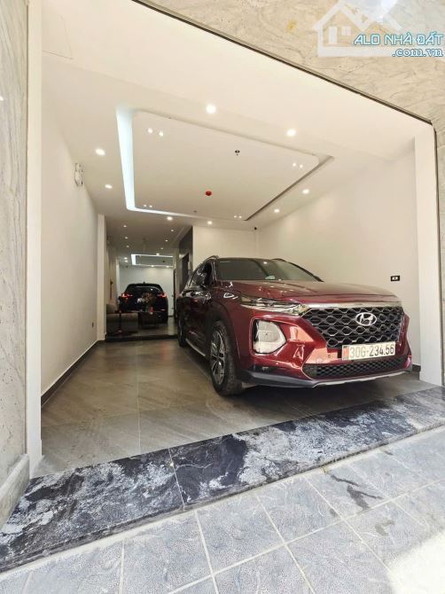 Bán nhà Hoàng Quốc Việt - Cầu Giấy , 65m2 , 7 tầng thang máy ô tô đỗ cửa giá 31 tỷ