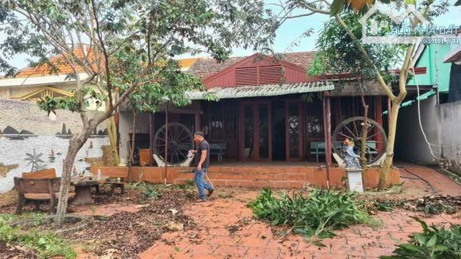 Xuất ngoại bán nhanh nhà vườn 781m2 tại Bến Lức. Giá 4.8 tỷ còn 3.2 tỷ