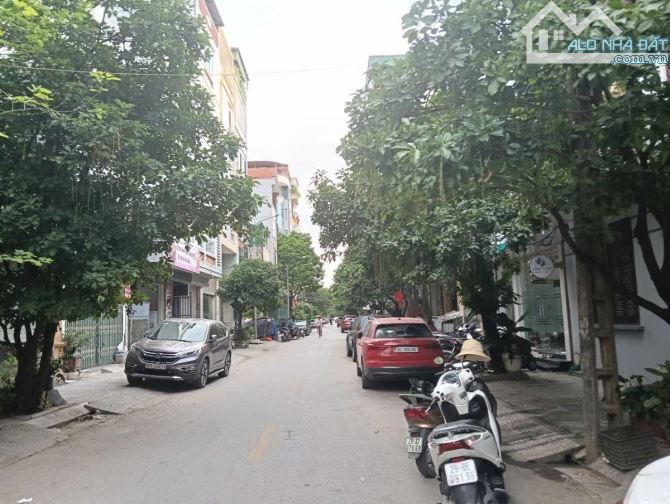 Mặt phố Trần Đăng Ninh, Hà Đông DT 50m2, MT 5m, ô tô tránh, vỉa hè, nhỉnh 16 tỷ