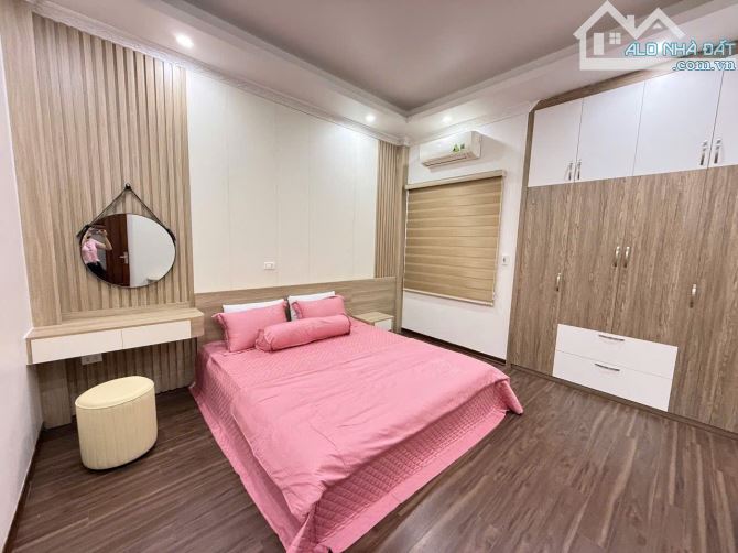 NHÀ ĐẸP 5 TẦNG PHÂN LÔ VỈA HÈ GIẾNG SEN LA KHÊ, DT 50M, GIÁ 16 TỶ