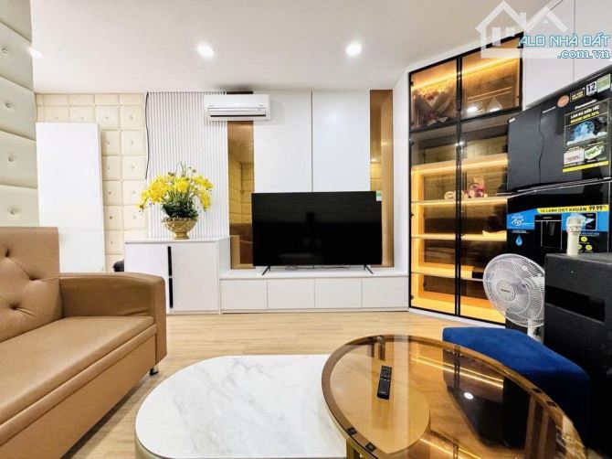 Nhà 5 tầng CÓ THANG MÁY Mặt tiền đường TCH3 phường TCH Q12 dt 69m2 (4,8mx14m) Đường 6m