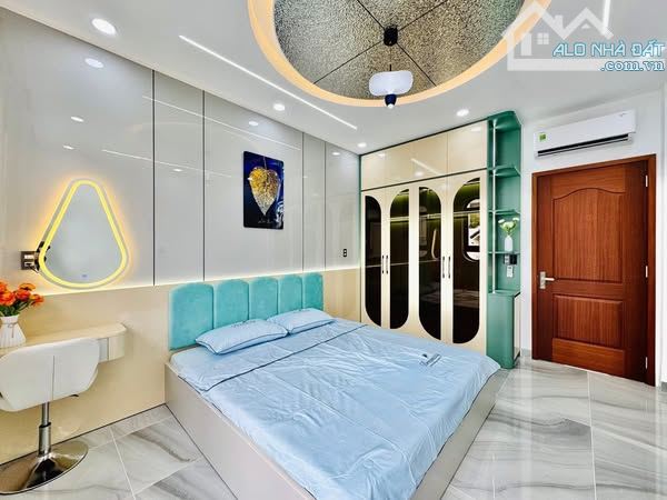 Nhà mặt tiền gần Khu Bàu Cát & Đồng Đen, Ngang 6m, 4 Tầng, 5 Phòng Ngủ, 11Tỷ