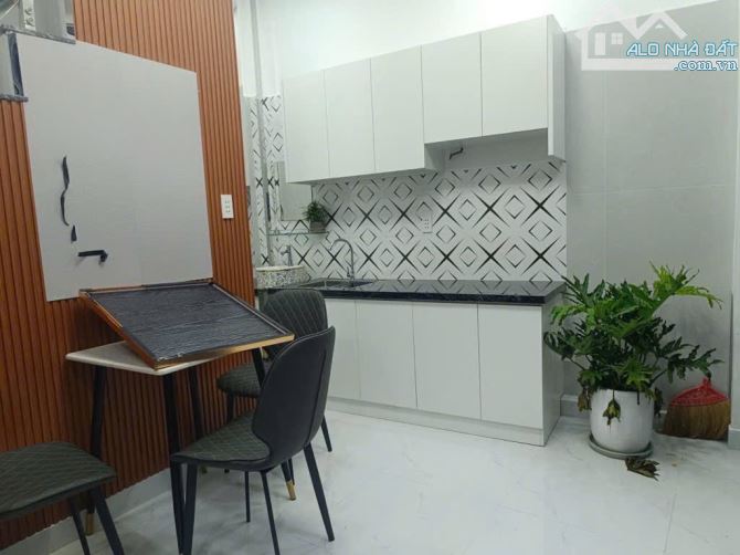 NHÀ NHỎ ĐẸP- NHỈNH HƠN 2,5 TỶ - NỘI THẤT MỚI 100%- NGAY TRUNG TÂM QUẬN GÒ VẤP