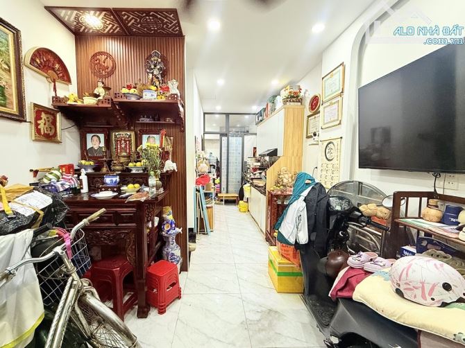 NGUYỄN KIỆM THÔNG PHẠM VĂN ĐỒNG VÒNG XOAY - CÁCH MẶT TIỀN 50M - P3GV - 33M (3.3x11) 2 TẦNG
