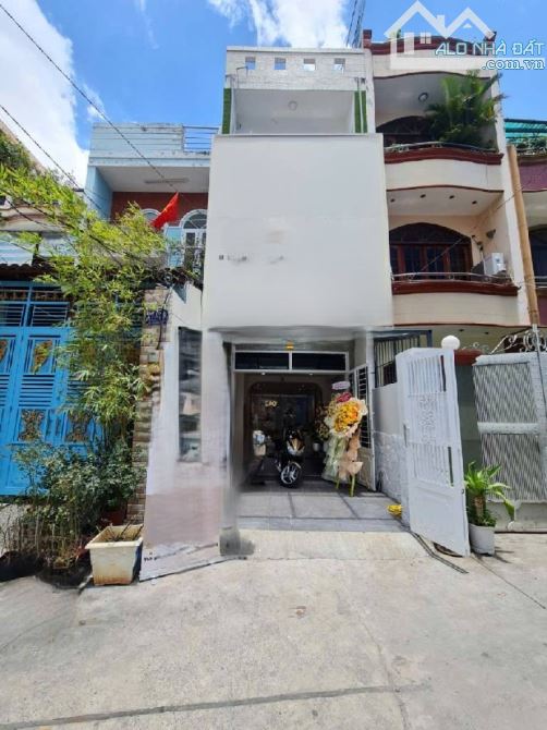 HẺM XE HƠI- TÔ HIẾN THÀNH -Q.10- 3 TẦNG- DT:88M2 – 13 TỶ 5