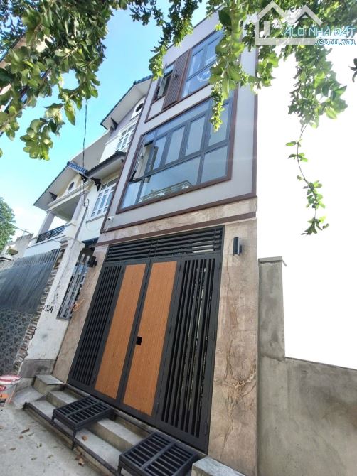 🌴Bán nhà 3 tầng 55mv( 4.1/4.4*14), Hoàn công đủ, Hẻm xe hơi. Trường Thọ, Thủ Đức.