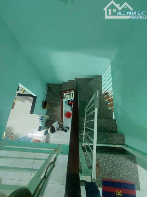 cần bán nhà hẻm 360 phạm hữu lầu 3.2x13 giá 1 tỷ 860