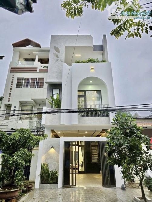 Cơ hội có ngay nhà đẹp ngay Tạ Hiện, Quận 2. Giá 6tỷ190/ Ngang 5-CN 100m2. Sổ trao tay CC